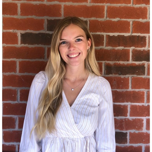 Meet your Posher, Ainsley - Picture 1 of 1